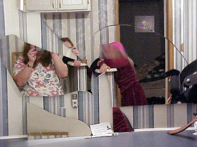 crackedmirror2.jpg